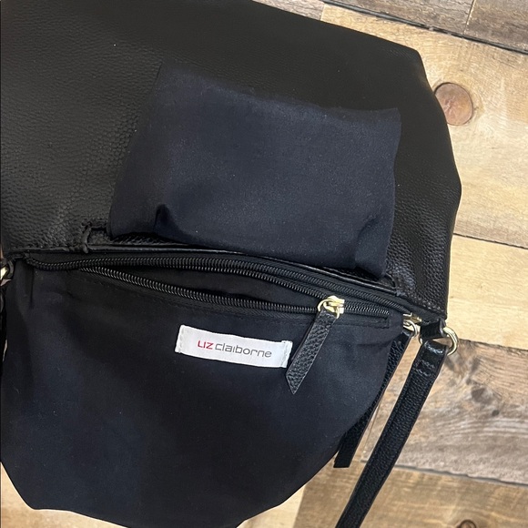 Liz Claiborne Black Crossbody Bag - Picture 9 of 16